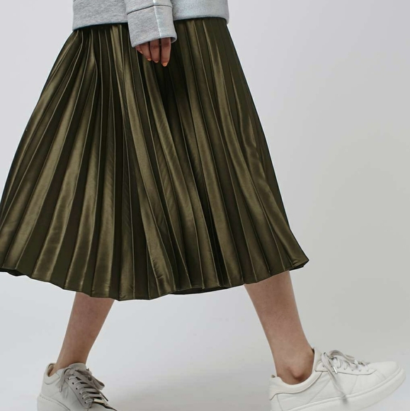 Topshop Dresses & Skirts - Topshop Satin Pleat Midi Skirt